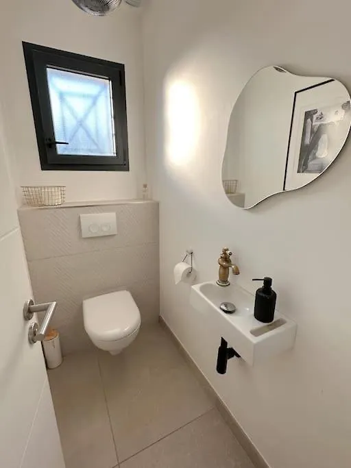 Studio Independant Marigny-Saint-Marcel 0*,