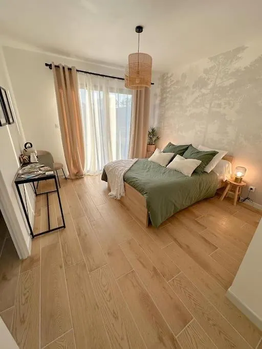 Studio Independant Marigny-Saint-Marcel France